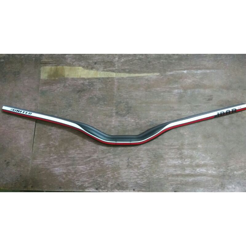 Handlebar/stang alloy 700mm 31.8mm untuk sepeda mtb merk united