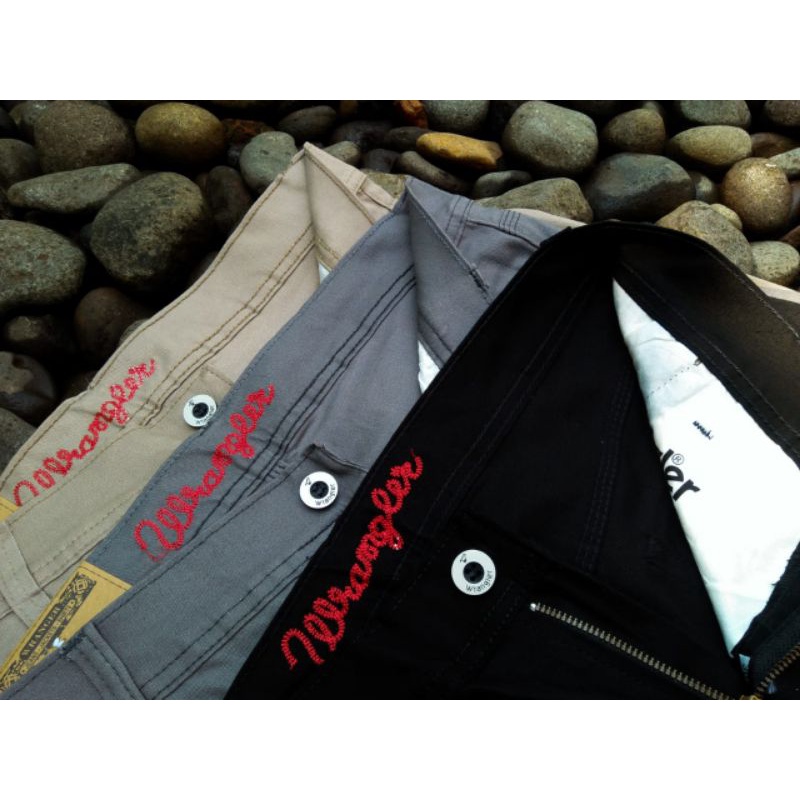 CELANA CHINO PANJANG WRANGLER_LEA_LEVIS_ELJES TIPE REGULAR FIT