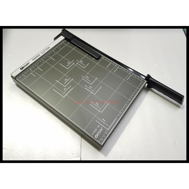 

Alat Pemotong Kertas / Paper Cutter Origin A4 - Abu-abu PROMO