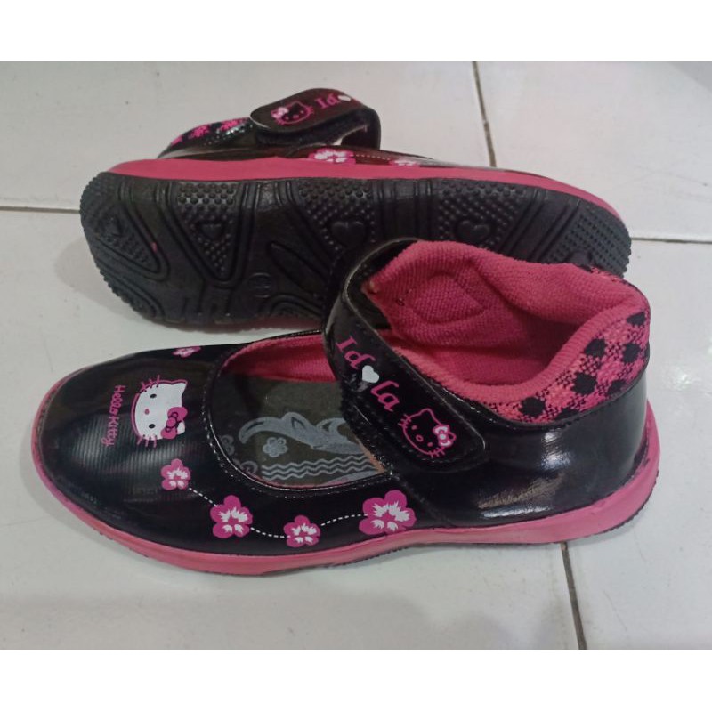 Sepatu anak Hello Kitty/Sepatu Sekolah