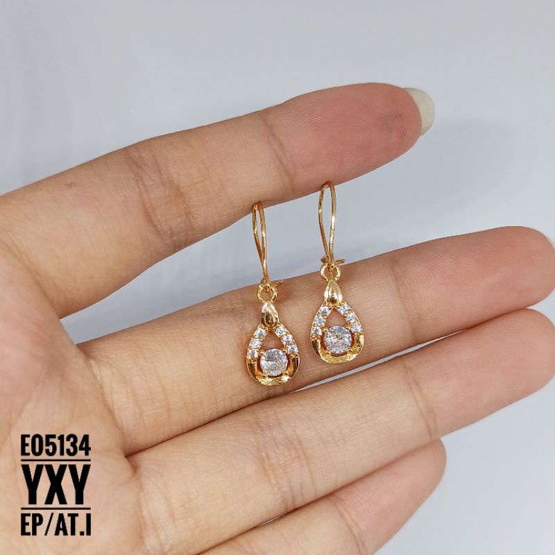 Anting Yaxiya Zircon Oval Gold E05134