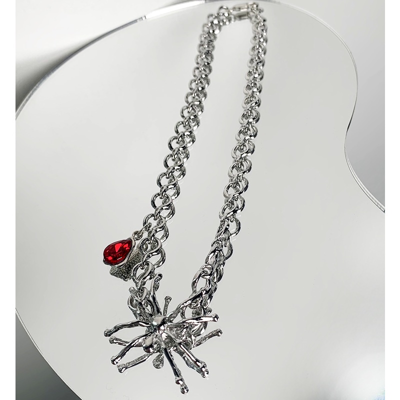 Ruby Spider Necklace Accessories Light Luxury Personality Retro Clavicle Chain