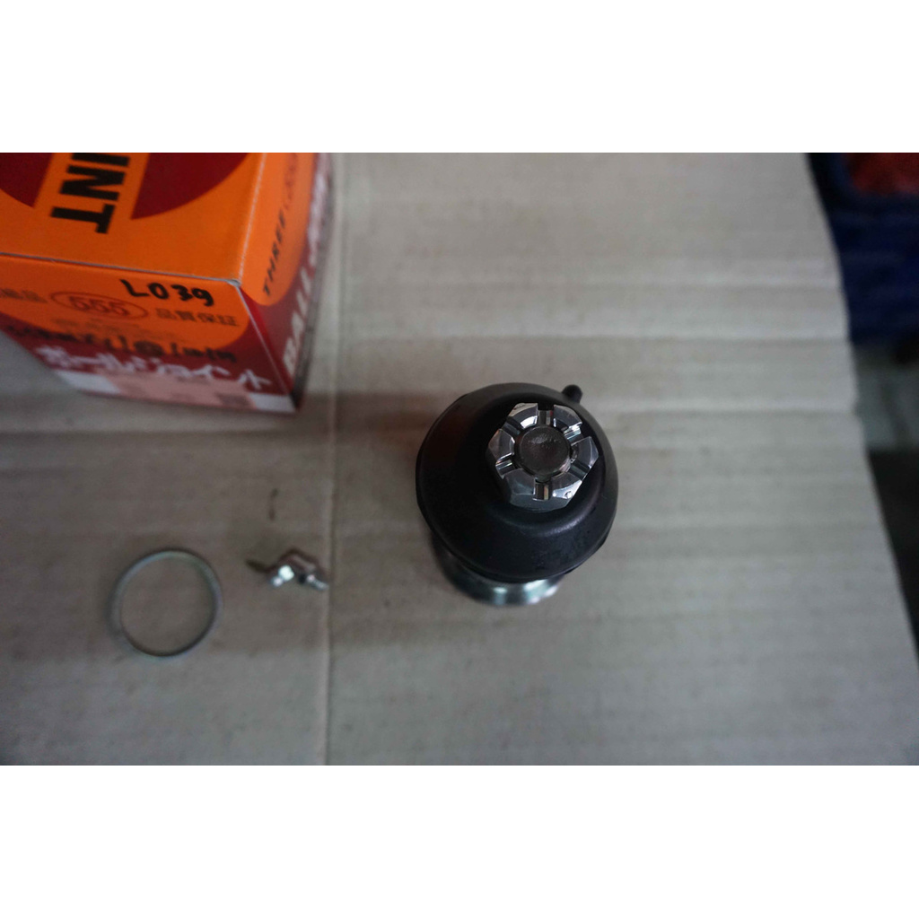 Ball Joint Atas Mitsubishi L300 Kuda Bensin Diesel T120 '78 merk 555