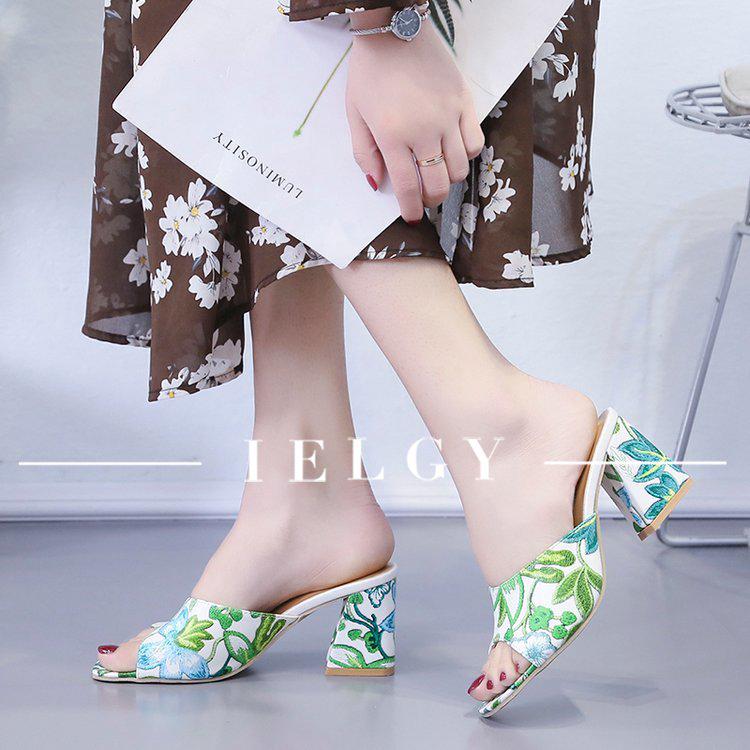 Download Lazada Sepatu Sneakers Wanita Ala Korea Gif