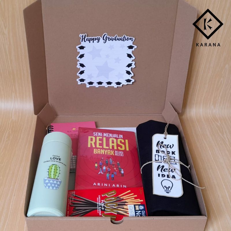 

Book Hampers/Kado Wisuda - Graduation Gift T1