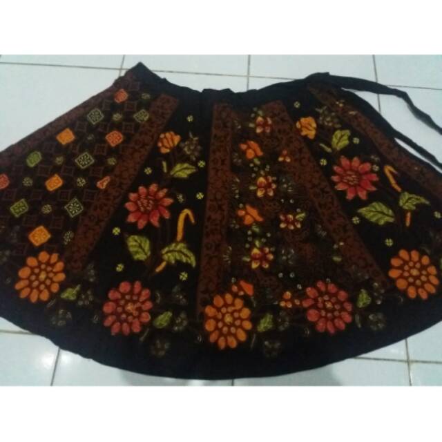 Rok lilit batik pendek