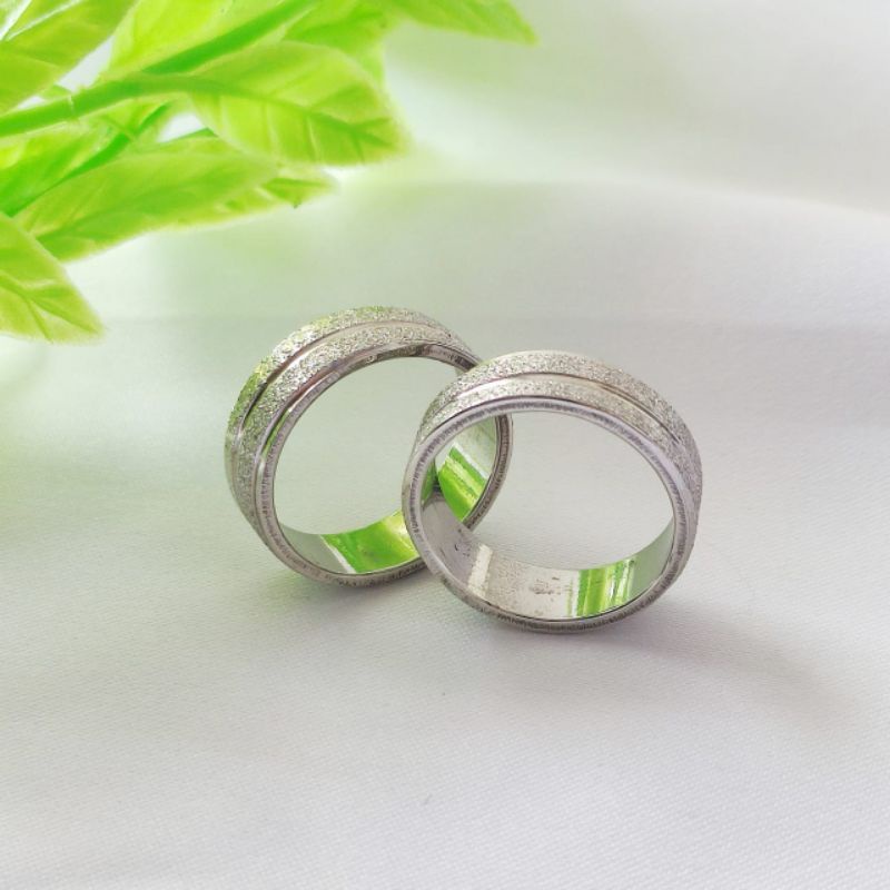 Cincin Pasir Putih Garis Titanium Pria dan Wanita