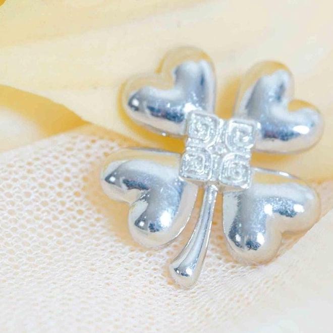 Top Produk.. Restu Anggraini - Semanggi Brooch