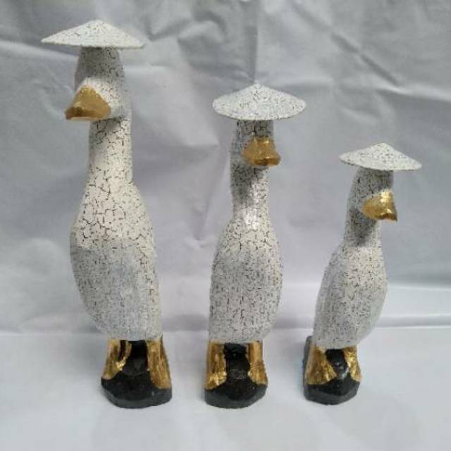 (BISA COD) SATU SET PAJANGAN MINIATUR BEBEK DENGAN TOPI ISI 3 PCS BAHAN KAYU DEKORASI SOUVENIR