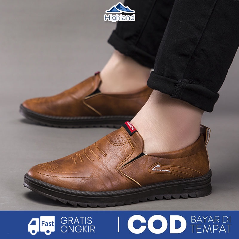 Highland Sepatu Pria Slip On Fashion Sepatu Kerja Kuliah Trendy MC416