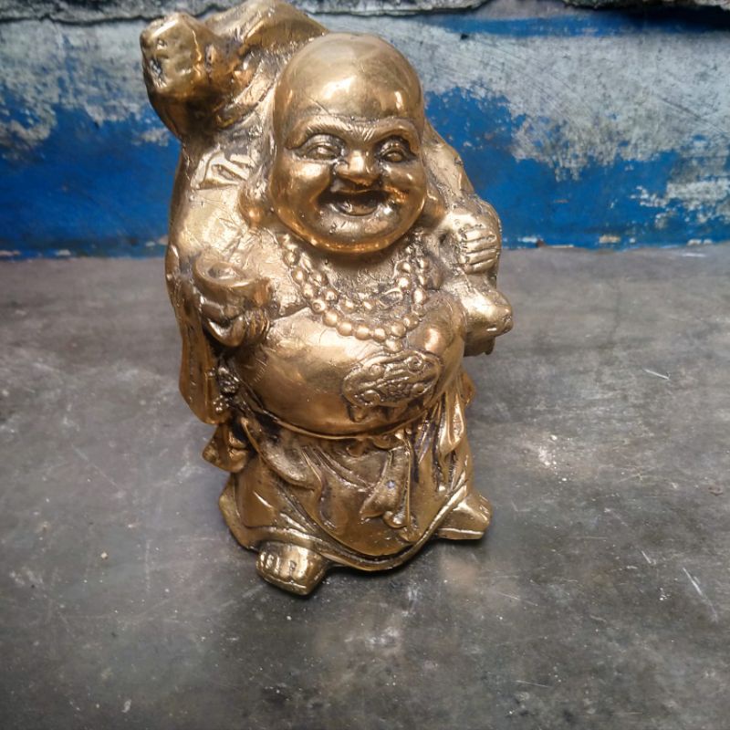 Patung Dewa bumi koleksi unik