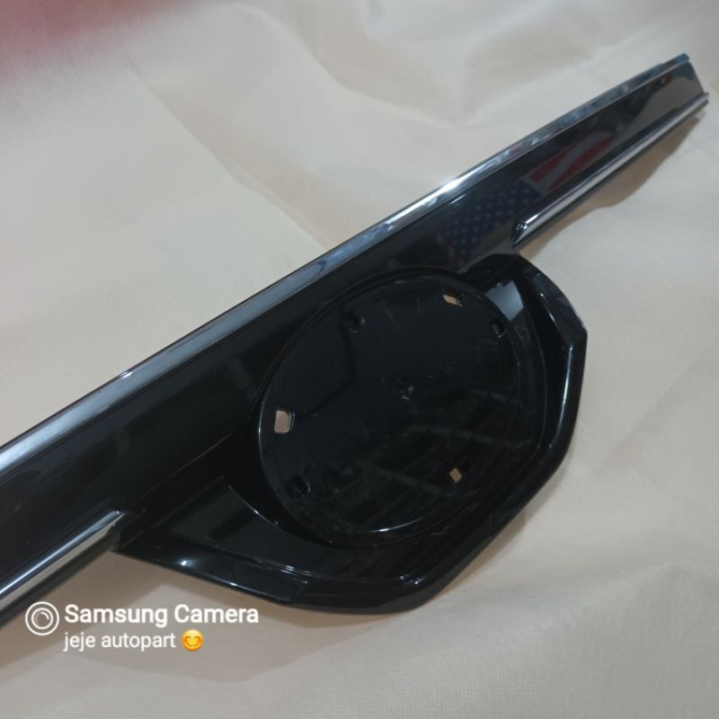 moulding radiator grille grill avanza xenia 2022 original asli sudah pakai lis crom