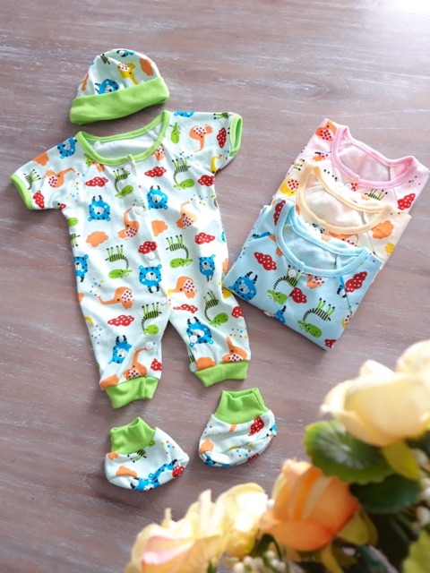 Setelan romper little j ( romper+ topi+ kaoskaki)