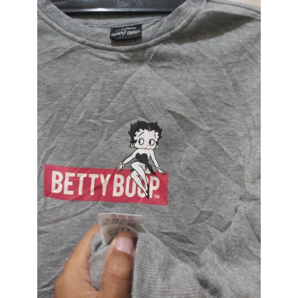 Betty Bob imut lengan balon