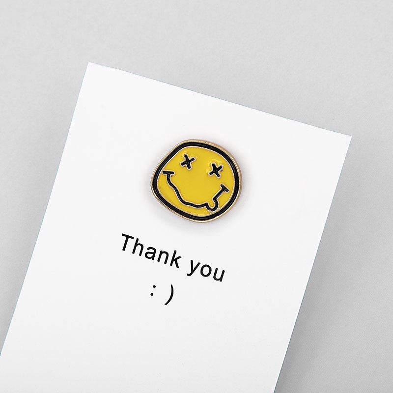 Naughty Smiley Face Small Brooch Female Cute Japanese Badge Badge Badge Cartoon Pin Pin