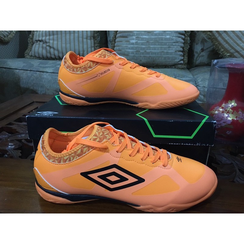 Sepatu Futsal Umbro Velocita III Premier IC