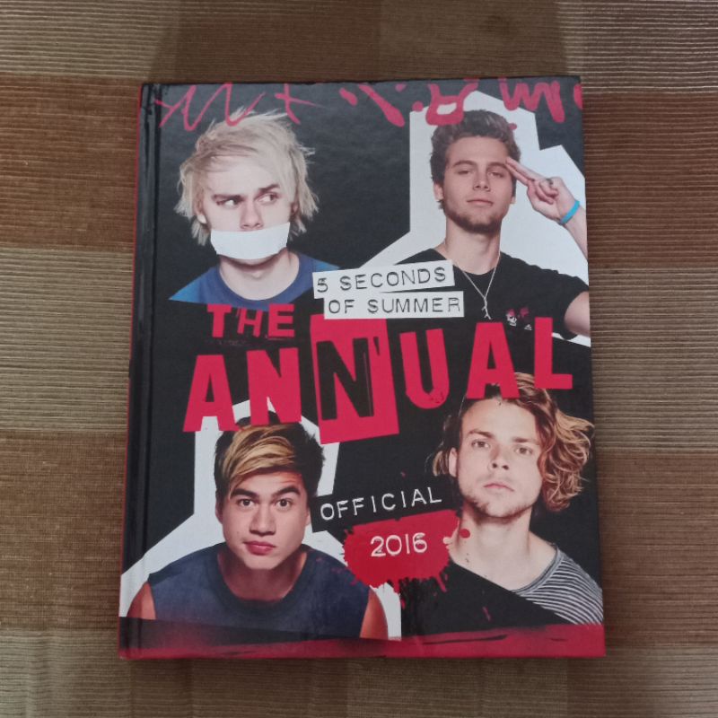 5SOS 5 Seconds of Summer The Annual Official 2016 (Preloved)