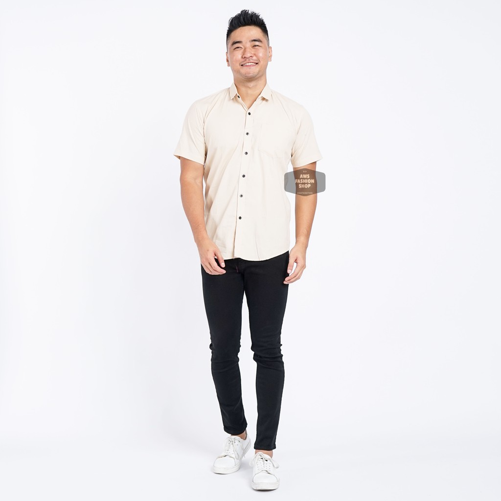 Kemeja Pria Lengan Pendek Polos Cream Krem Kemeja Slimfit Kemeja Polos Casual 819 - EightNineTeen