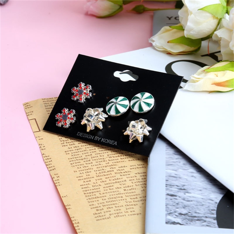 3 Pasang Anting Stud Desain Bunga Kepingan Salju Bahan Alloy Untuk Wanita