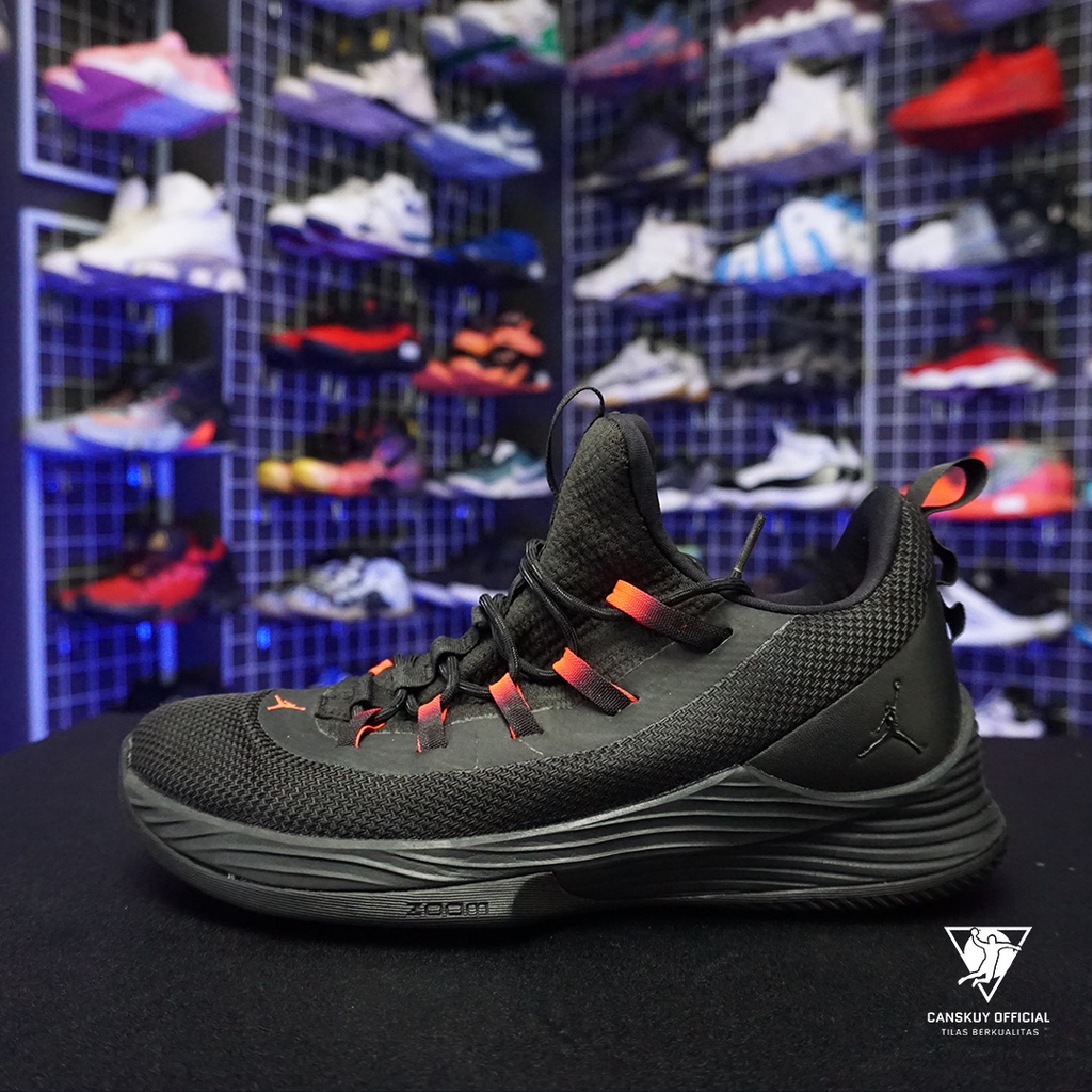 Sepatu Basket Pria Jordan Ultra Fly 2 Low Size 42.5