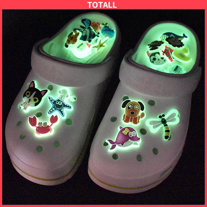 COD Akan Bersinar Crocs Pin Sandal Shoe Charms Jibbitz Decorate Lubang Sepatu Accessories Diy Dapat Dilepas Anak Hadiah Natal-Totall