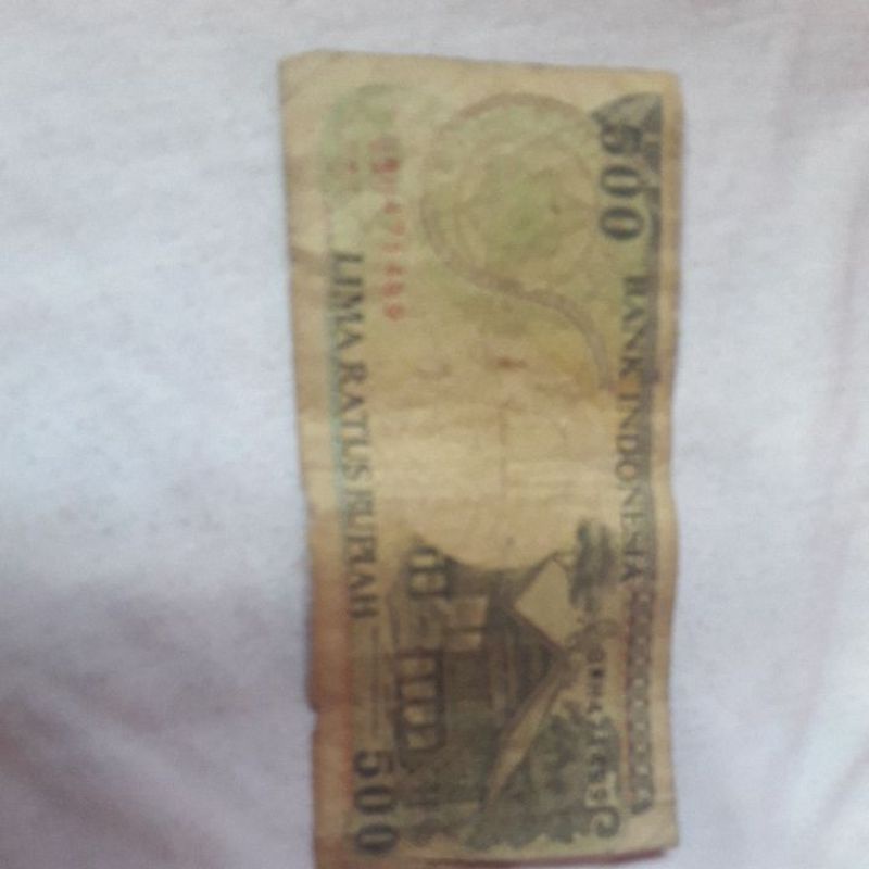 Uang langka Lima ratus rupiah orang utan .