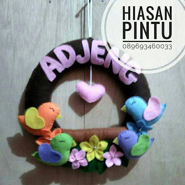 Hiasan pintu kamar Nama