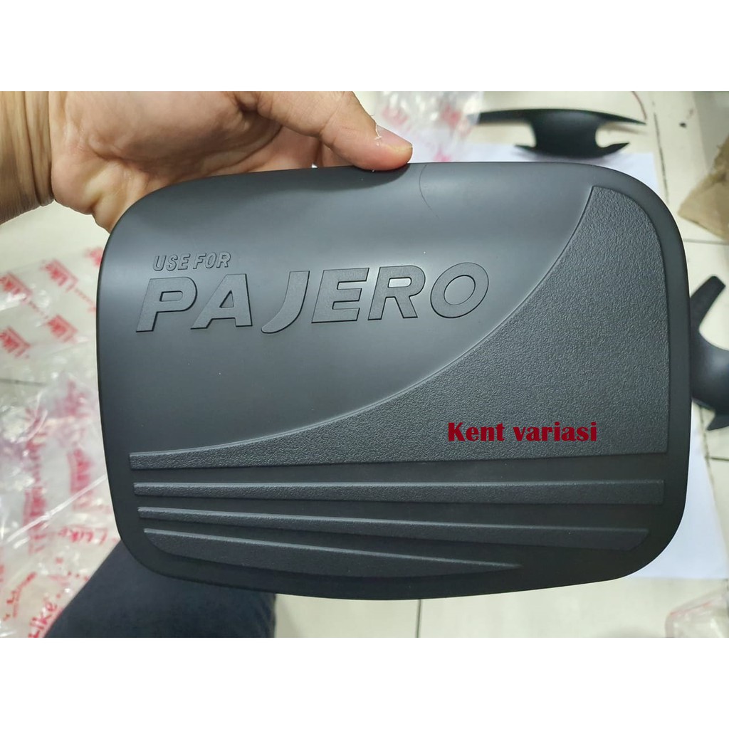 tank cover / tutup bensin / tengki mitsubishi pajero 2009- 2015 hitam