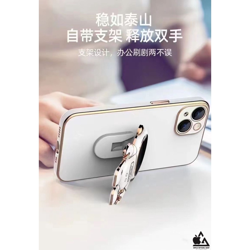 PREMIUM SOFTCASE 3D NASA ASTRONOT STANDING LIST GOLD iPhone 13 PRO MAX 12 PRO MAX  11 PRO MAX XR X XS MAX 7 7+ 8 8+ SE 2 3 Soft Case Candy Clear Chrome Krom Astronout Silikon Hp Cover Camera Protection