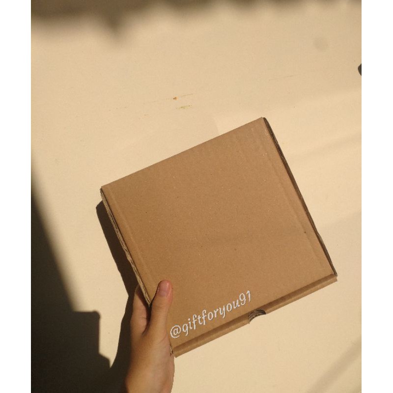 

pizza box murah uk 20x20x5 cm/empty box
