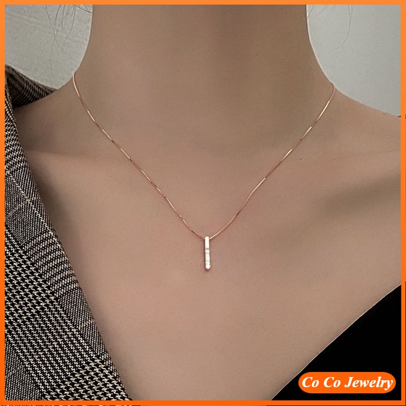 Kalung Bandul Berlian Desain Vertikal Warna Silver/Rose Gold untuk Wanita