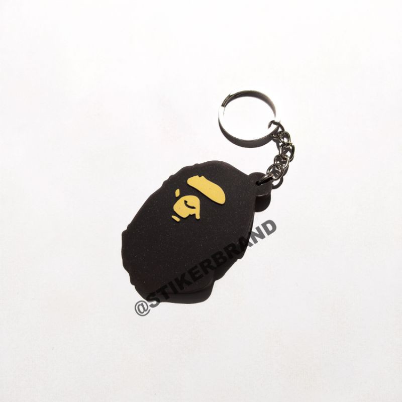 gantungan kunci keychain nama brand distro BAPE murah bahan karet