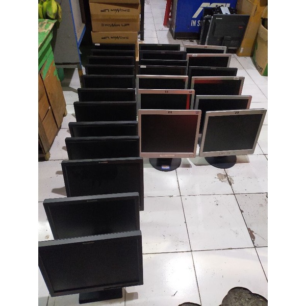 LCD monitor 15&quot; inch Kotak normal Siap pakai