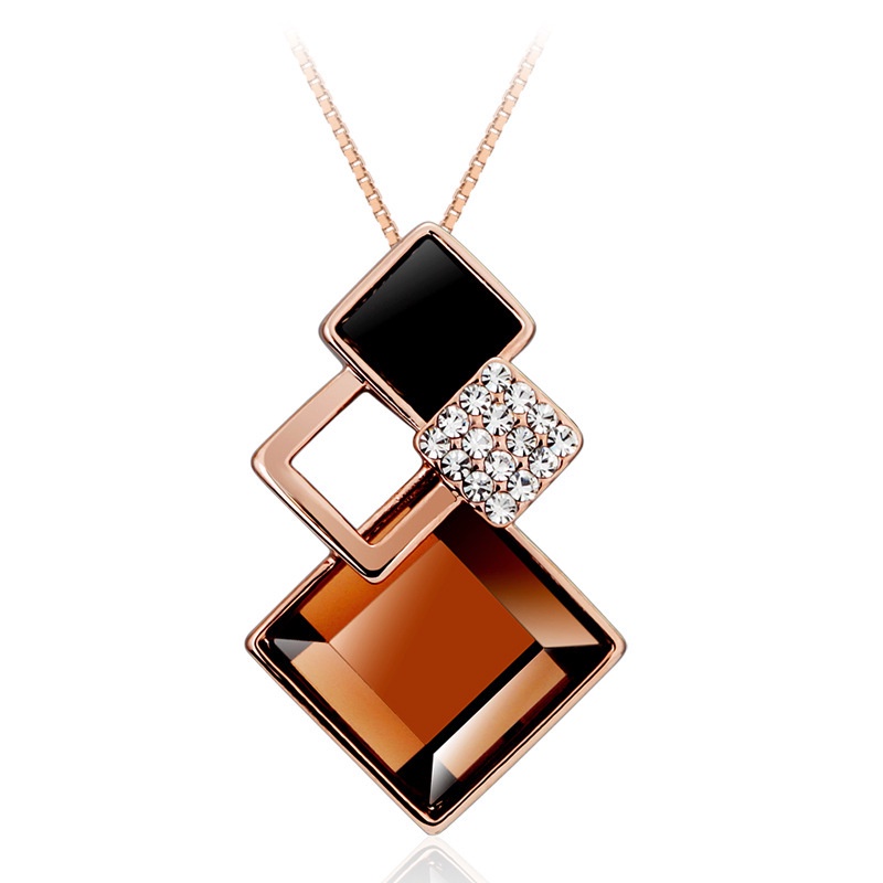 [Ready Stock]Fashion Simple Crystal Necklace Temperament Wild Diamond Pendant