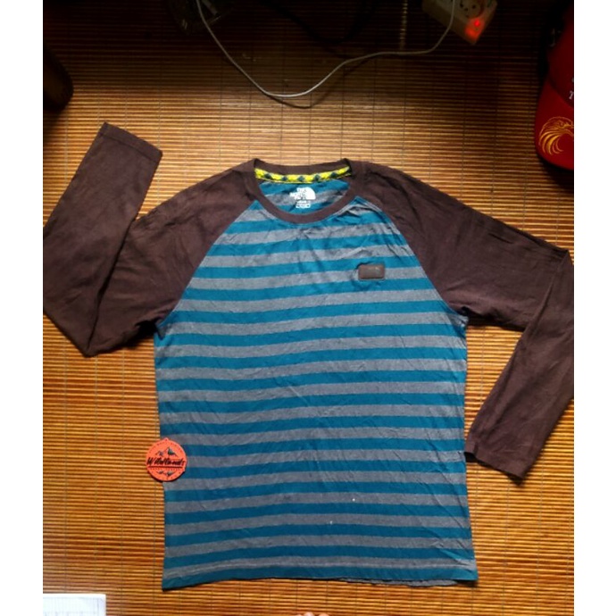 baju kaos outdoor lengan panjang the north face motif garis