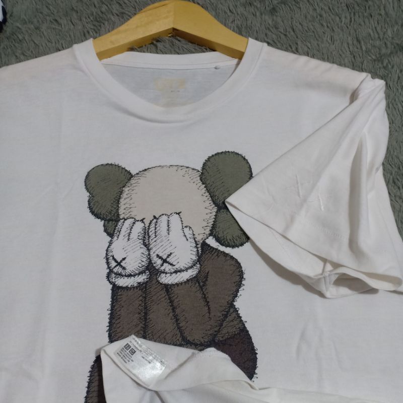 uniqlo X kaws original second kode MaluM
