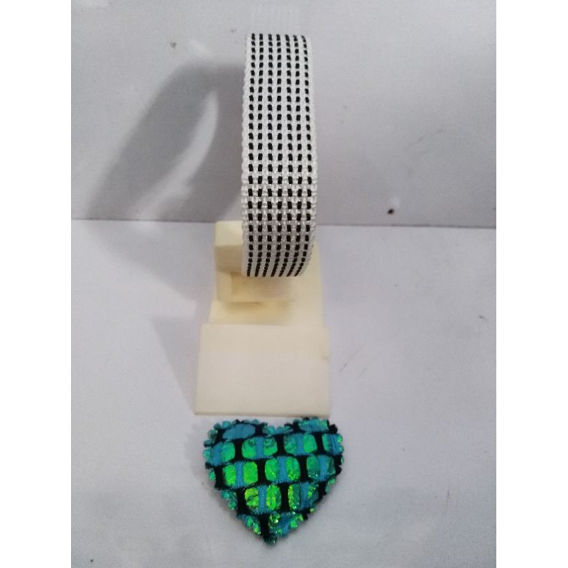 Gelang bintik bintik