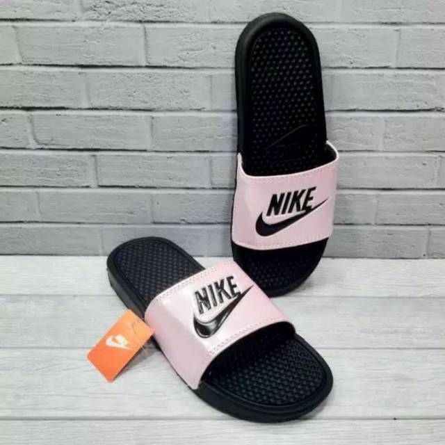 Sandal slide nike hitam pink