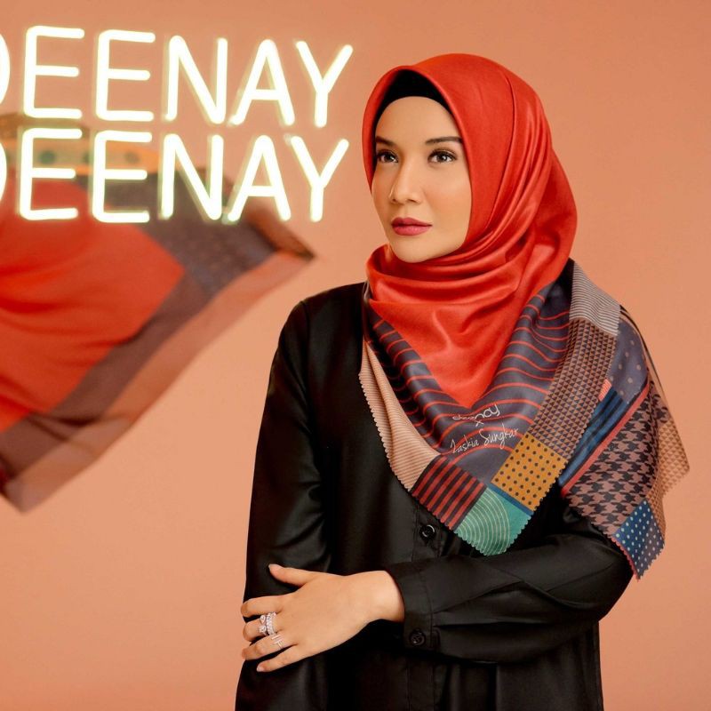 Deenay X Zaskia Sungkar Deenay Sparkle Red Deenay Original