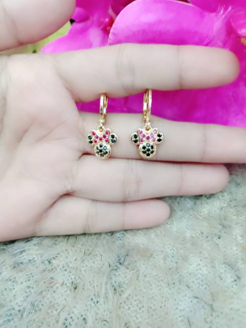 Anting Mickey Mata hitam