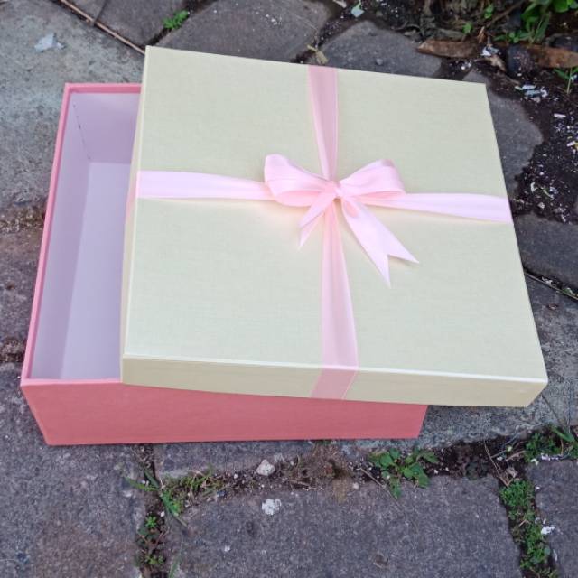 

Kotak kado/hardbox,/ Hampers/,packaging 22x22x8cm
