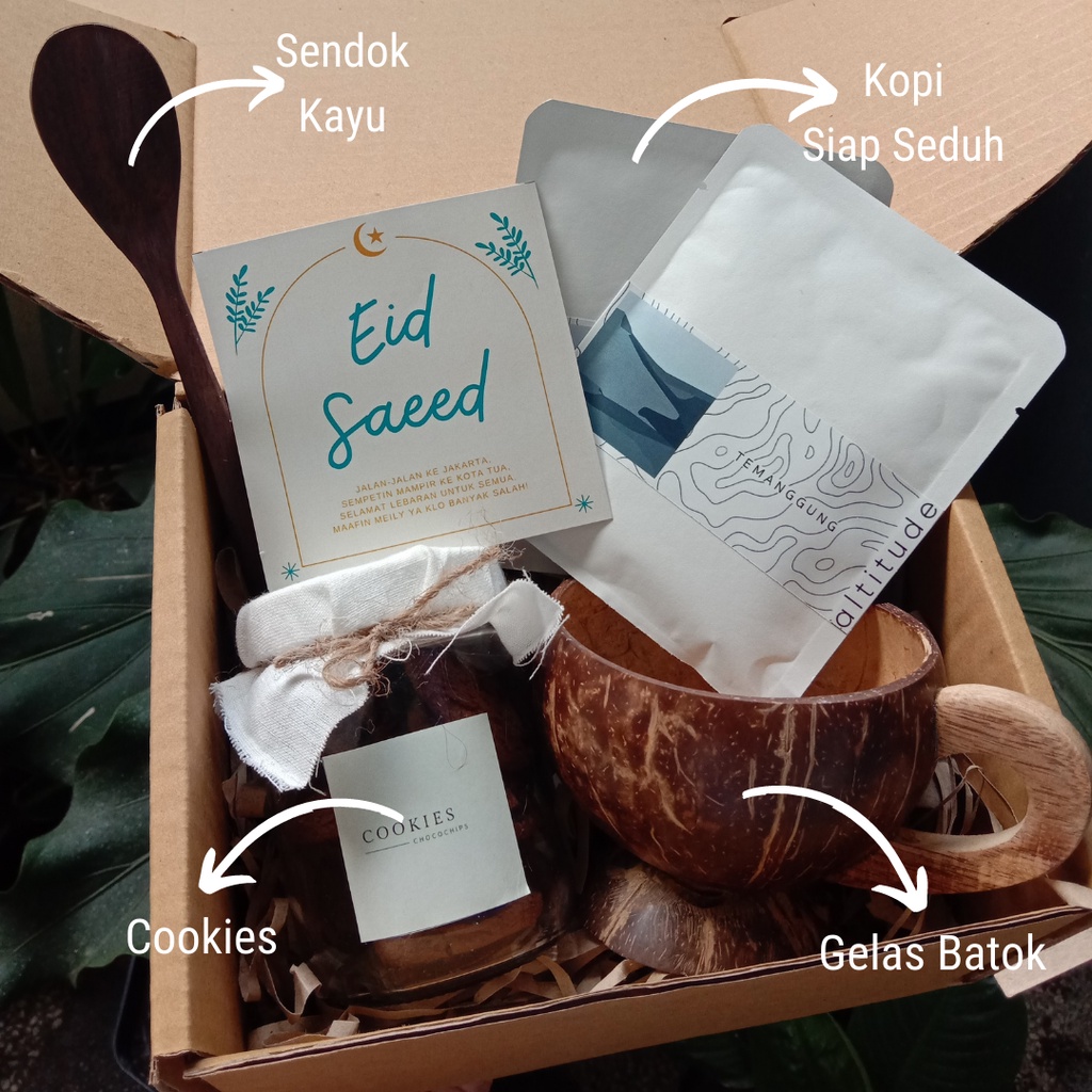 

Pake Hadiah Lengkap - Ulangtahun Wisuda Anniversary - Hampers Kantor - Mug Unik Batok Kelapa - Kopi