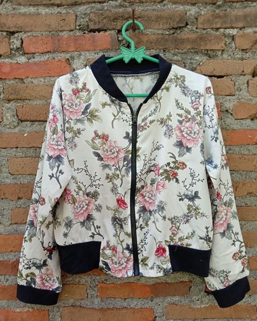 Jaket Motif Bunga