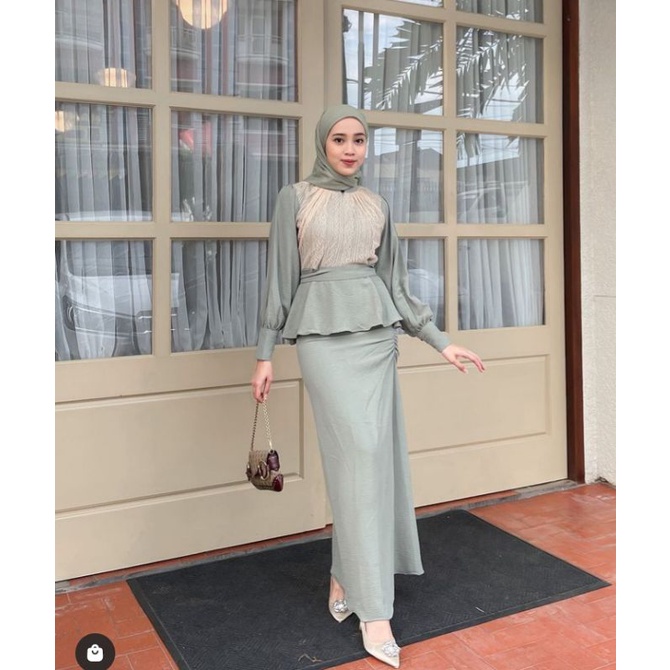 Gamaleea paula one set black