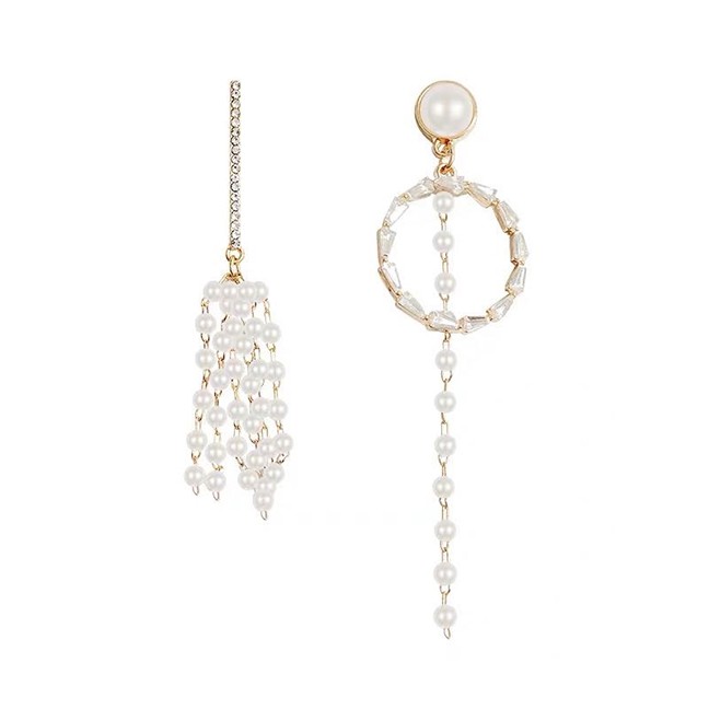 LRC Anting Tusuk Fashion Diamond And Pearl Crystal Tassel Earrings  K04151