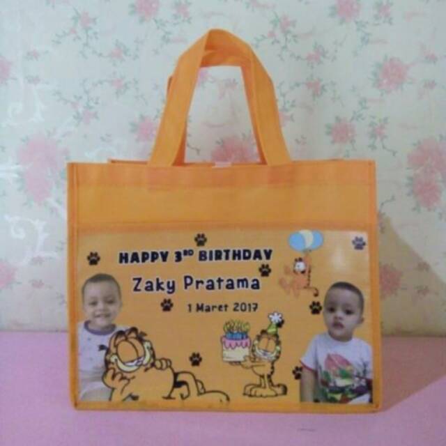 

Tas ultah kantong DK_KNT001