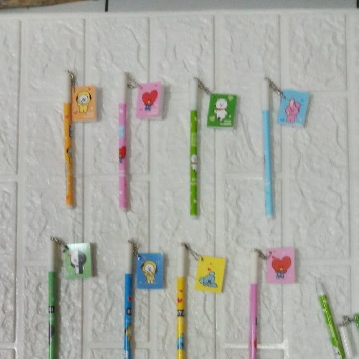 

Bagus Pen Gel Karakter Bts Plus Buku Isi 12 Pcs Gilaa!!!