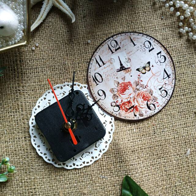 Satu set jam mahar + background