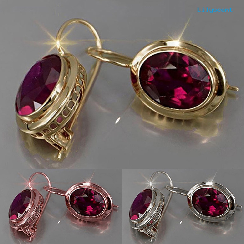 1 Pasang Anting Klip Bentuk Oval Aksen Berlian Imitasi Warna Merah Bahan Alloy Untuk Wanita