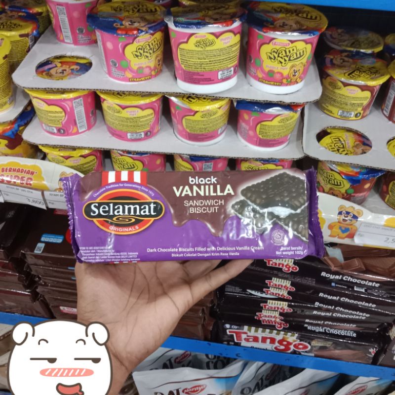 

Yummer l Snack camilan Selamat Biskuit Sandwich Black Vanilla